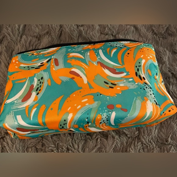 NEW CLINIQUE DLX TRAVEL SKIN MAKEUP SET Dramatically Different & Moisture Surge - Picture 9 of 10